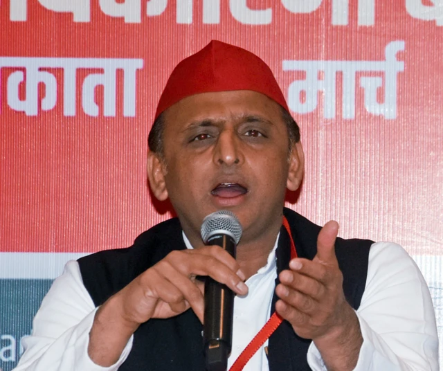 अखिलेश यादव