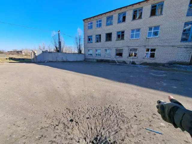 Отверстие от атаки дрона