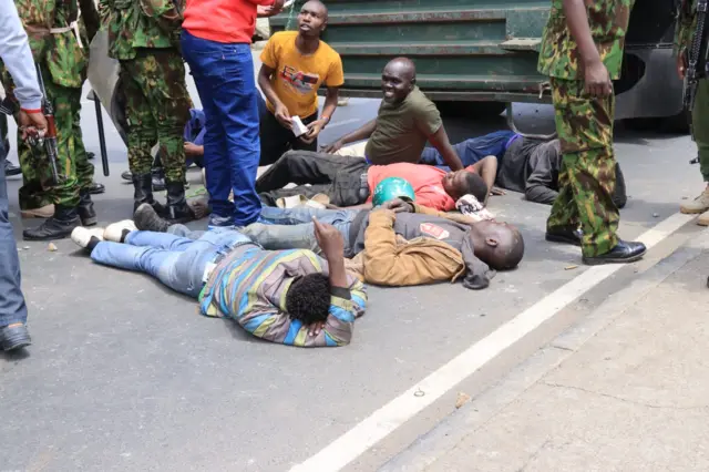 Ndị na-eme ngagharịiwe makpuru n'ala