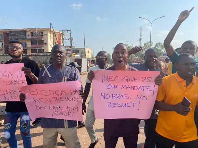 Ndị na-eme ngagharịiwe n'Enugwu