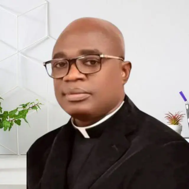 APC Rev. Fr. Alia na di govnor-elect of Benue state