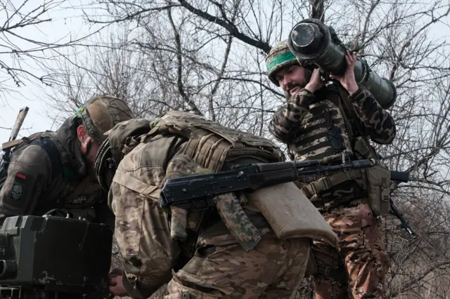 Украинские военные в Бахмуте