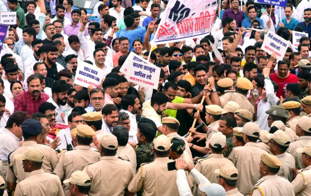 निजी डॉक्टरों और राज्य सरकार