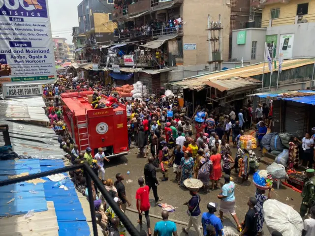 Okporoụzọ ebe ọkụ na gbaa na Balogun na Legọs.