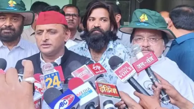 अखिलेश यादव