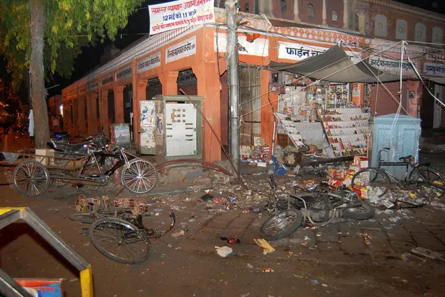 13 मई 2008 को ब्लास्ट के बाद का मंज़र