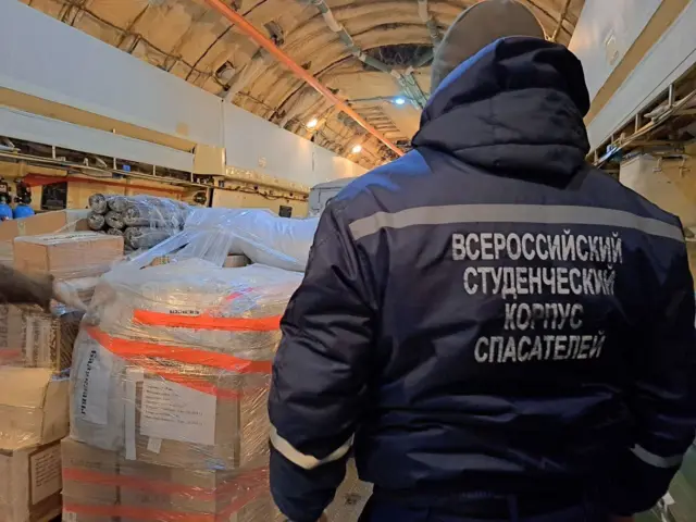 военные везут гуманитарную помощь