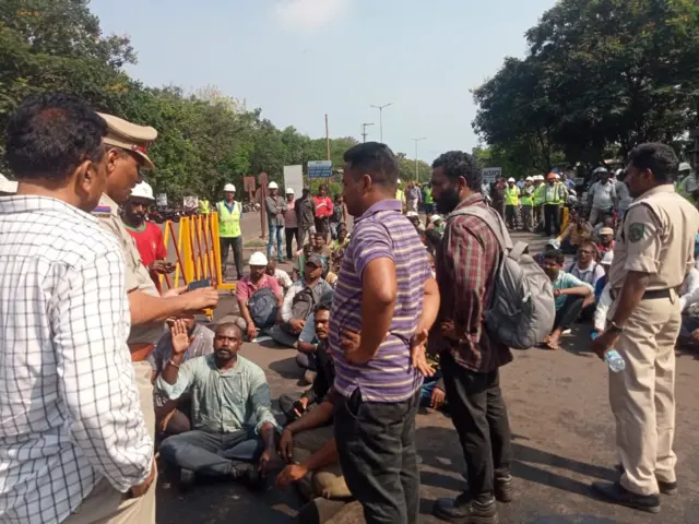 గంగవరం పోర్ట్ గేటు