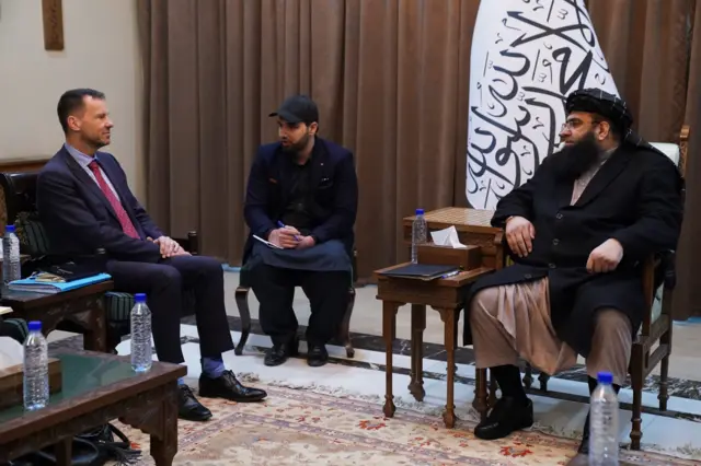 نمایندگان اتحادیه اروپا در دیدار با معاون نخست وزیر طالبان