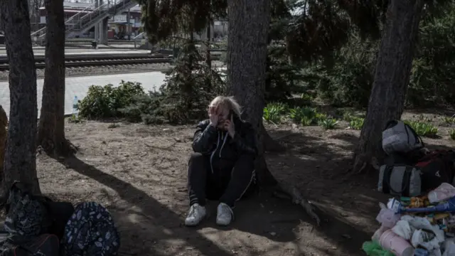 Женщина на вокзале