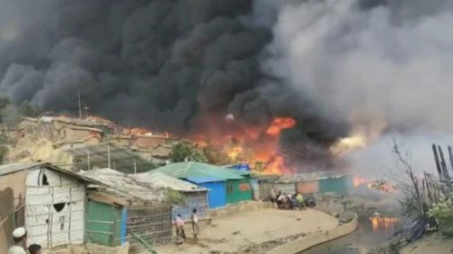 कैंप में लगी आग