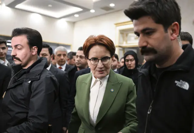 akşener