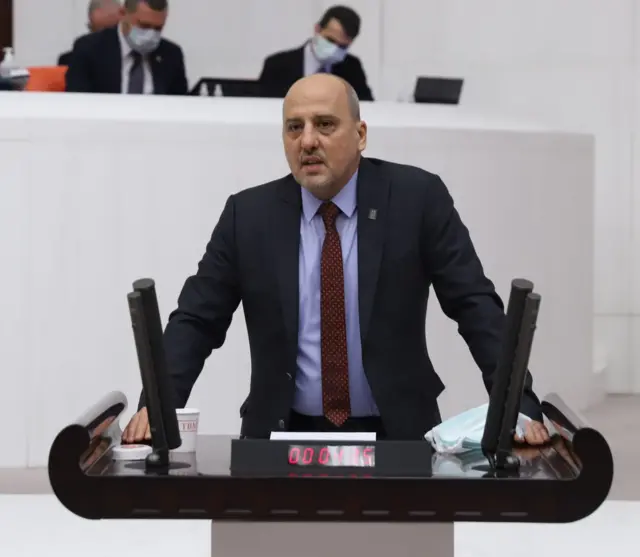 AHMET ŞIK