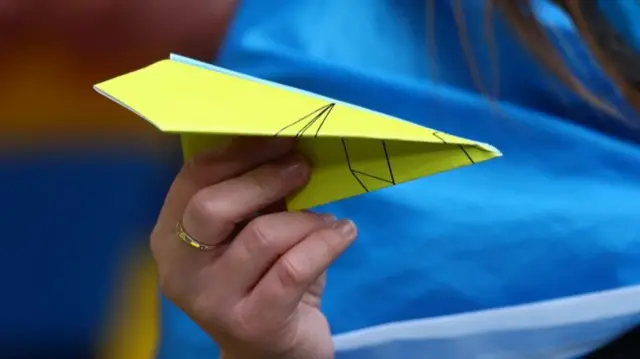 Бумажный самолетик