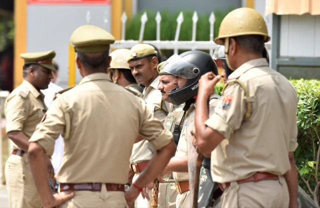 नोएडा पुलिस