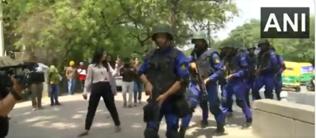 ਬੌਂਬ ਸਕੁਐਡ