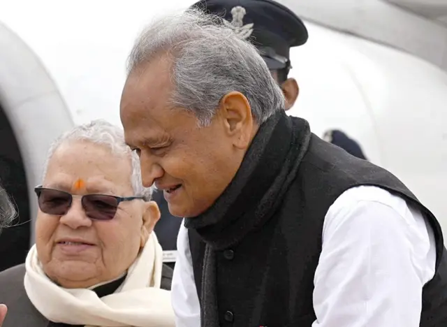 राज्यपाल कलराज मिश्र और मुख्यमंत्री अशोक गहलोत की फ़ाइल फ़ोटो
