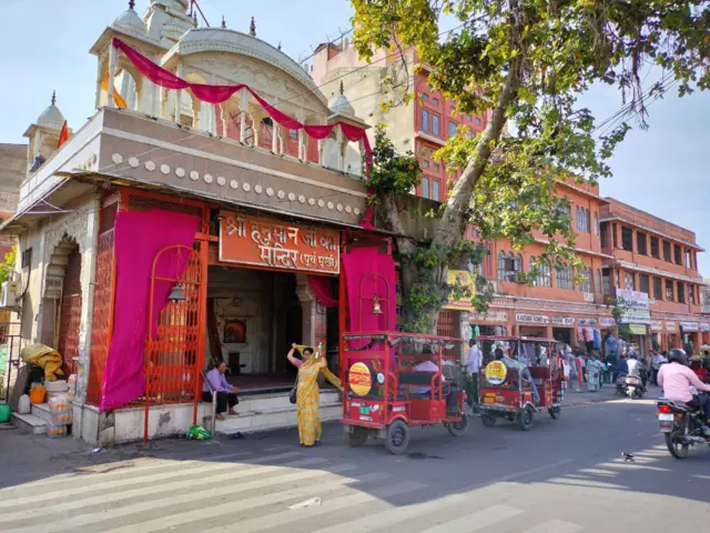 जोहरी बाजार के इस हनुमान मंदिर के सामने ब्लास्ट हुआ था