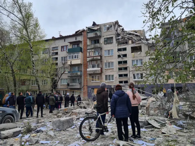 Павел Кириленко опубликовал фотографии последствий ударов в своем фейсбуке