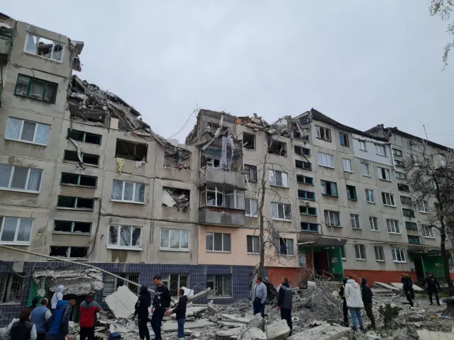Павел Кириленко опубликовал фотографии последствий ударов в своем фейсбуке