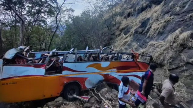 बस दुर्घटना