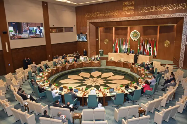 اشتباكات السودان: أبو الغيط يبحث مع حمدوك تطورات الأوضاع