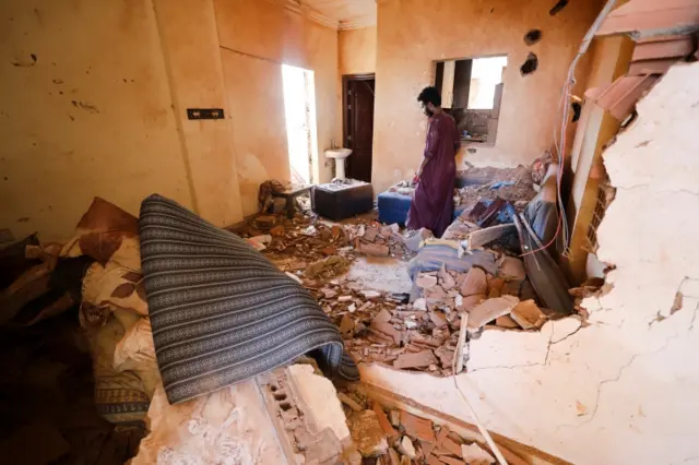 منزل مدمر في السودان