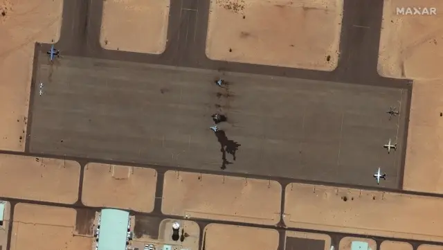 صورة توضح الدمار في قاعدة مروي الجوية