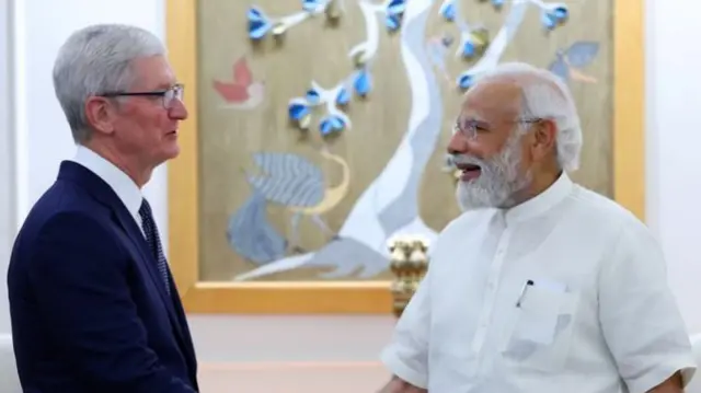 मोदी-टिम कुक