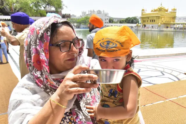 ਸ੍ਰੀ ਹਰਿਮੰਦਰ ਸਾਹਿਬ