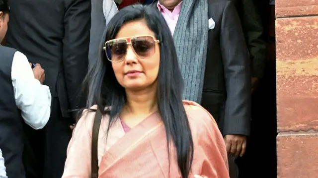 महुआ मोइत्रा