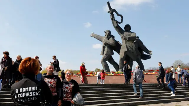 памятник освободителям в Риге