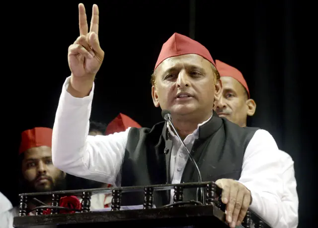 अखिलेश यादव