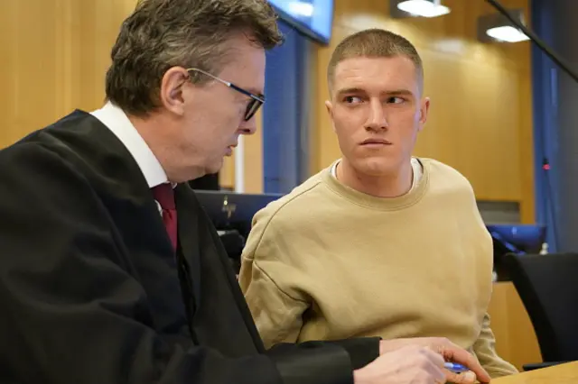 Андрей Медведев с адвокатом