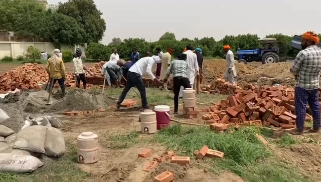 ਬਾਦਲ ਪਿੰਡ