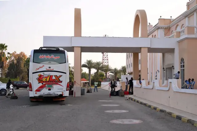 المعابر البرية