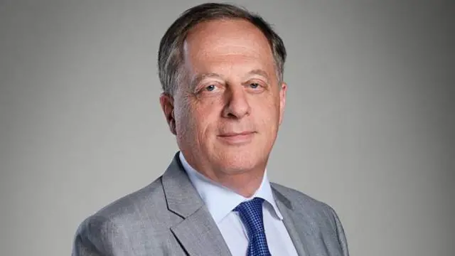 बीबीसी के चेयरमैन रिचर्ड शार्प ने दिया इस्तीफ़ा