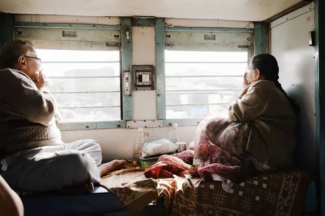 सुप्रीम कोर्ट ने सीनियर सिटीज़न को रेल टिकट पर मिलने वाली छूट बहाल करने की याचिका ख़ारिज की