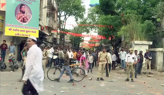 વડોદરામાં પોલીસ બંદોબસ્ત સમયેની તસવીર