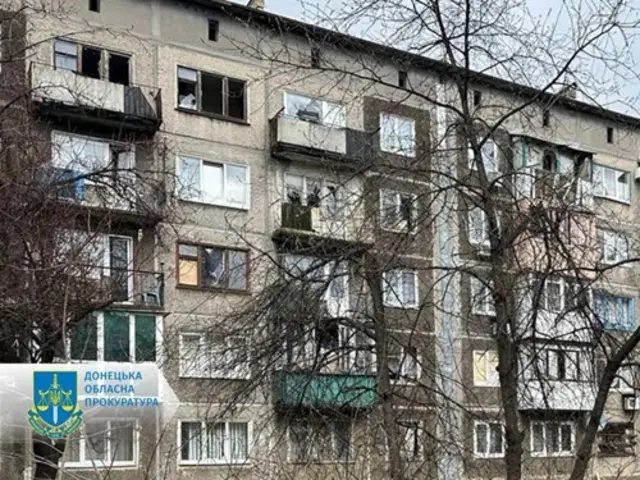 Пострадавший от удара жилой дом