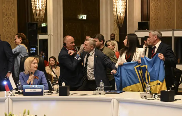 Депутаты от Украины и России неоднократно вступали в физическое противостояние
