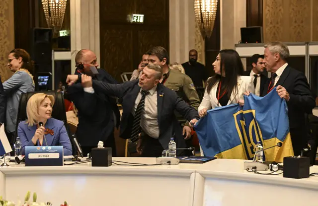 Депутаты от Украины и России неоднократно вступали в физическое противостояние