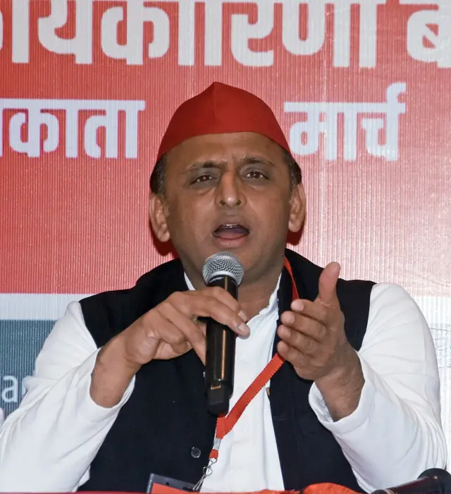 समाजवादी पार्टी के अध्यक्ष और उत्तर प्रदेश के पूर्व मुख्यमंत्री अखिलेश यादव