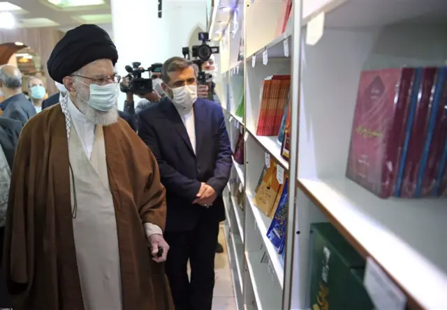 نمایشگاه کتاب