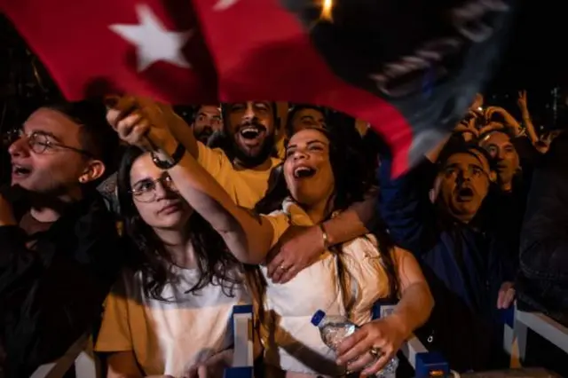 انتظار در برابر مقر حزب جمهوریخواه خلق