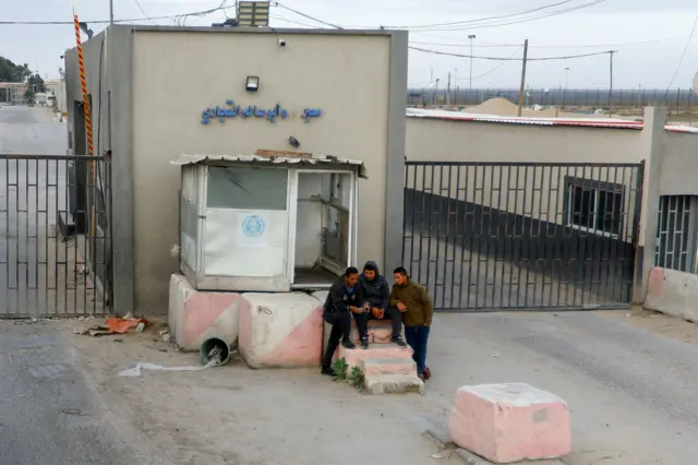 غزة: إسرائيل تعلن التراجع التدريجي لإجرائاتها الأمنية في القطاع وفتحا جزئيا للمعابر مع تواصل الهدنة المعلنة