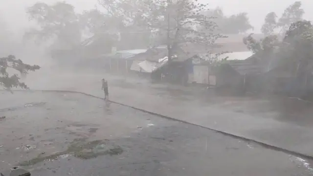 Dufaan Xogaan oo ku dhuftay xeebaha Bangladesh