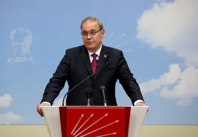 Faik Öztrak