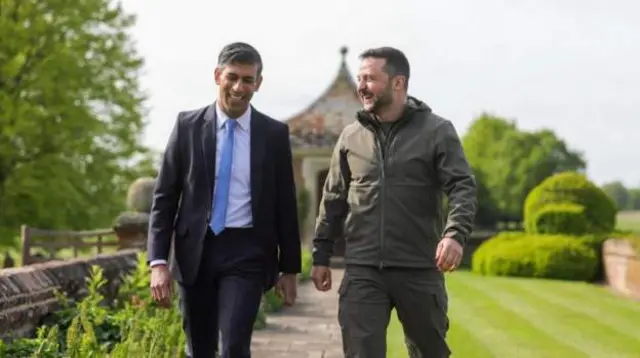 Rishi Sunak iyo Volodymyr Zelensky