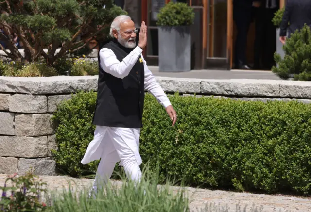नरेंद्र मोदी